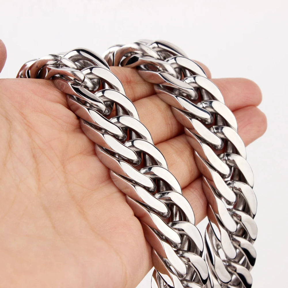 Robust & elegant: Kubanskt kedjehalsband i bred 17 mm design