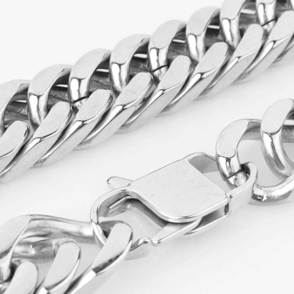 Robust & elegant: Kubanskt kedjehalsband i bred 17 mm design