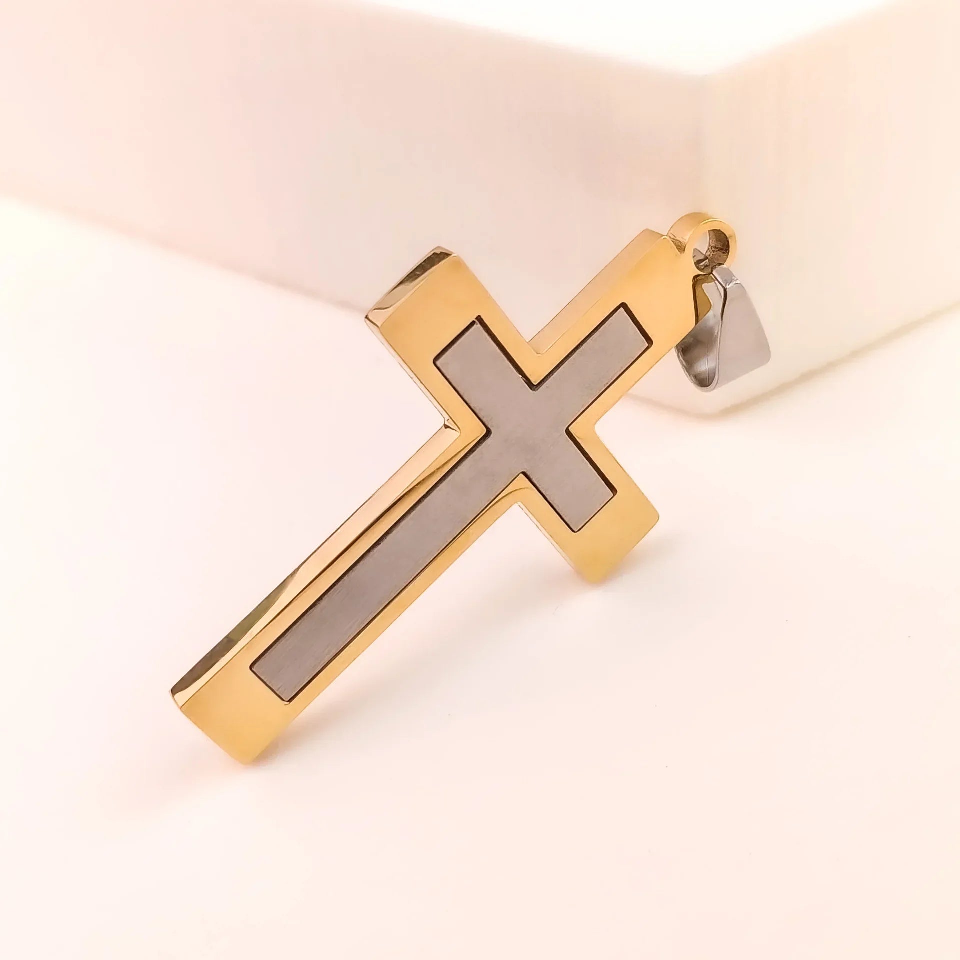 Punk Korshalsband i Rostfritt Stål – Klassiska Bönsmycken för Män | Trendigt Hängsmycke i Guld, Silver & Svart – 60 cm