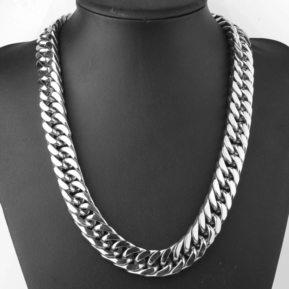 Robust & elegant: Kubanskt kedjehalsband i bred 17 mm design