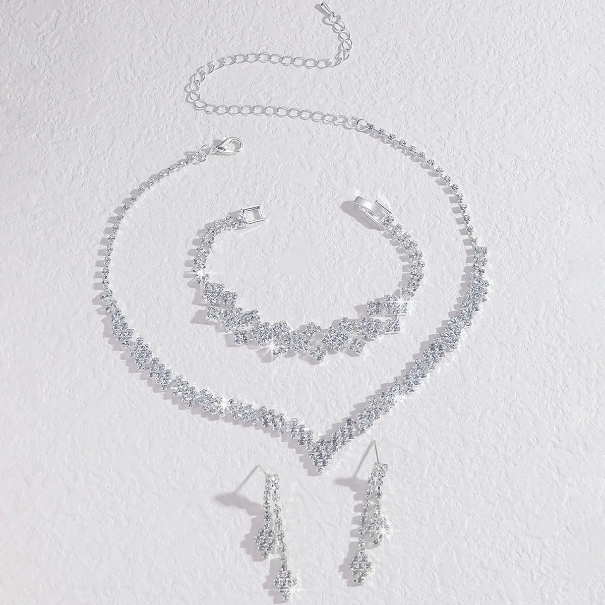 Elegant och lyxiga halsband med Strass & Tofsar – Elegant Silverpläterat Smyckeset för Den Moderna Bruden