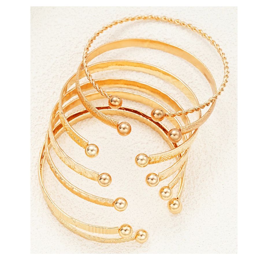 Lyxigt och glänsande set med 7 gyllene armband – Justerbara & eleganta