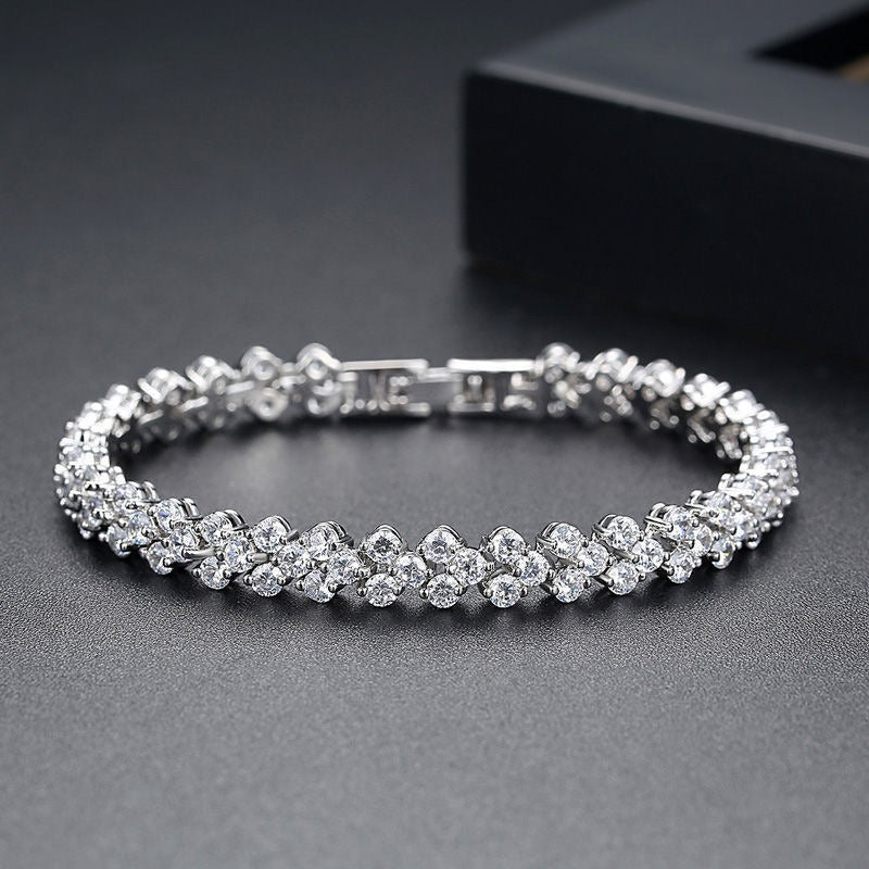 4MM Hiphop Iced Out armband med Cubic Zirconia A – Glittrande Smycke för Kvinnor