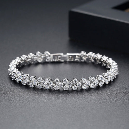 4MM Hiphop Iced Out armband med Cubic Zirconia – Glittrande Smycke för Kvinnor