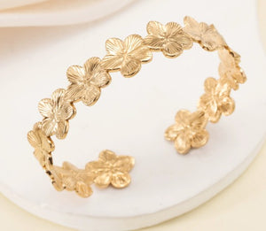 Blomformade Cuff-armband i Guld eller Silver – Elegant