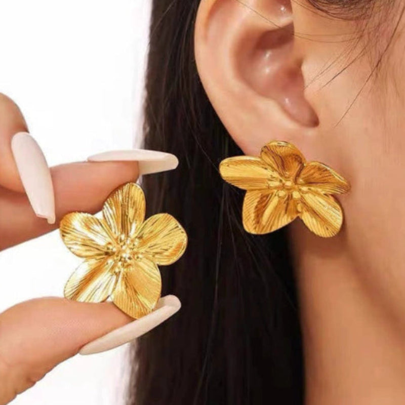 Neo guldfärgat smyckesset i rostfritt stål med halsband och blomörhängen